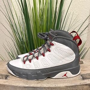 Jordan 9 Fire Red Sneakers